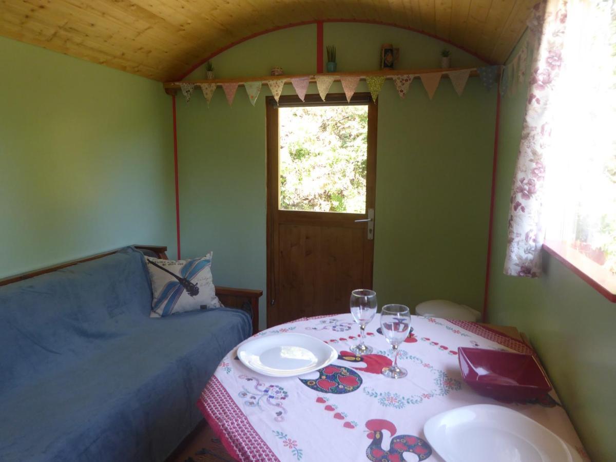 Rosa The Cosy Cabin - Gypsy Wagon - Shepherds Hut, River Views Off-Grid Eco Living Pedrogao Grande Zewnętrze zdjęcie